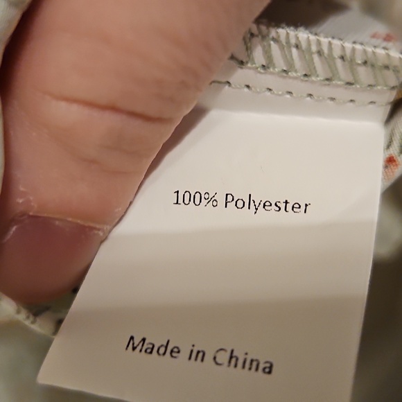 Agnes Orinda Pale Green Floral Keyhoke Blouse. NWT - Picture 7 of 7